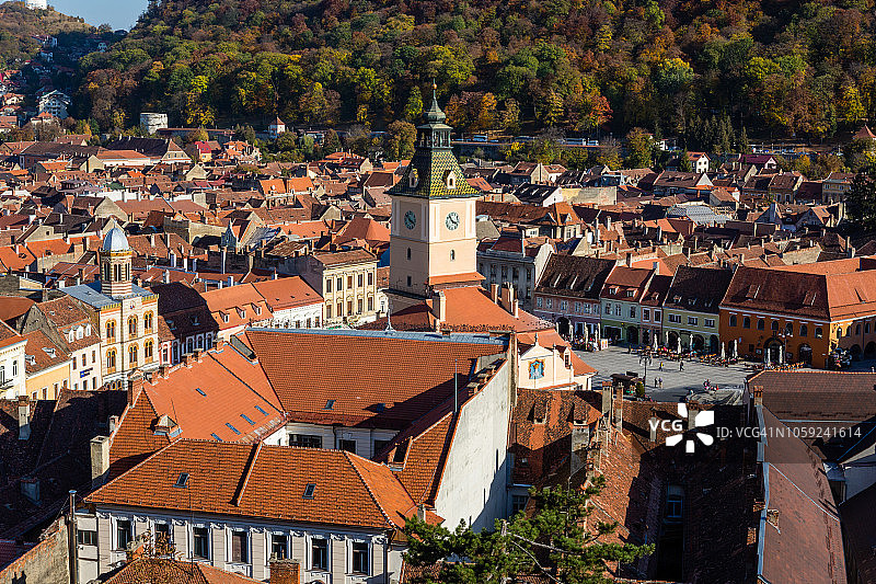 秋天降临在中世纪的城市图片素材