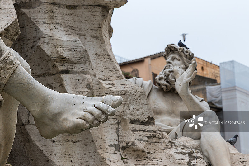 意大利罗马纳沃纳广场菲乌米喷泉的细节镜头图片素材