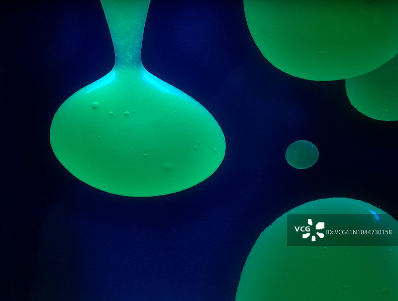绿色气泡漂浮图片素材