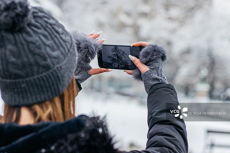 用手机在冬天拍摄大自然图片素材