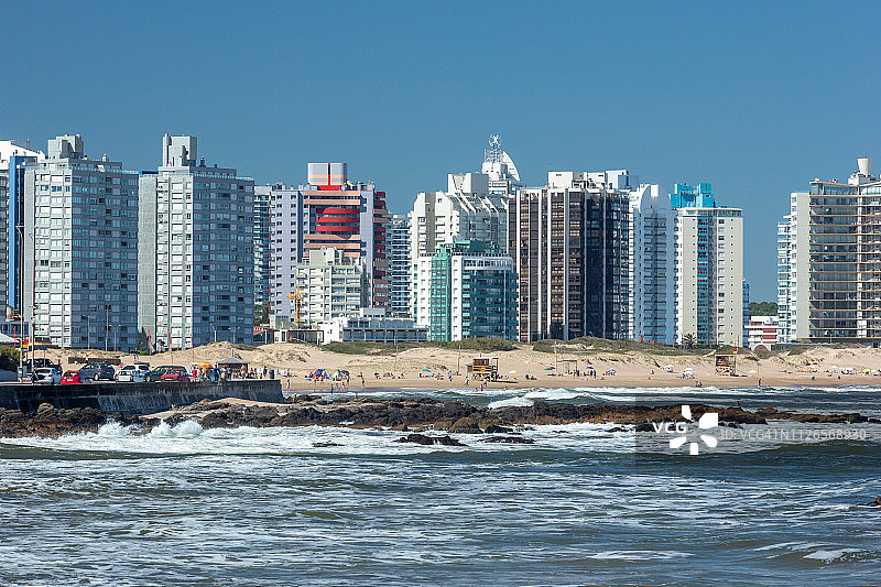 乌拉圭埃斯特角城，海滩，海洋，天际线图片素材
