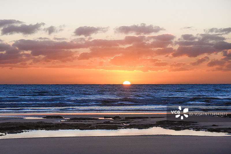 巴塔哥尼亚海岸的日出图片素材