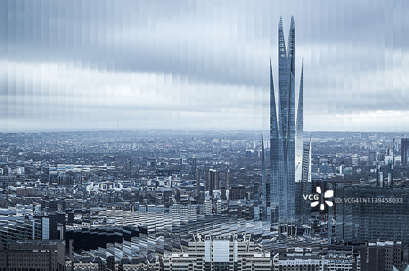 超现实的重新排列的条形图片的城市景观与阴天的伦敦。图片素材