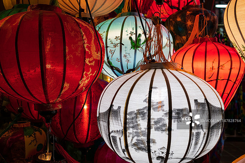 中国花灯夜亮，亚洲文化。图片素材
