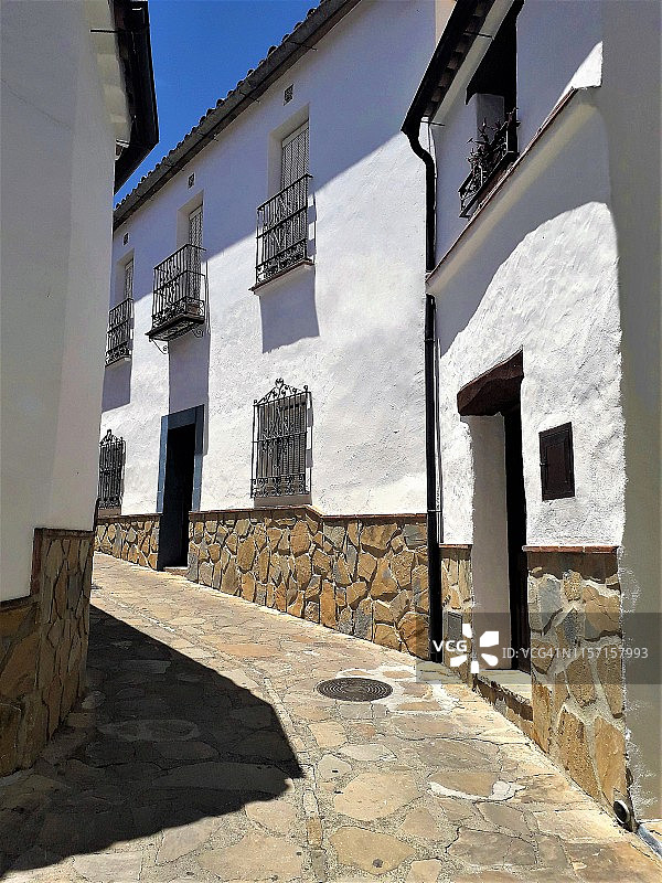 Villaluenga del Rosario的典型安达卢西亚建筑图片素材