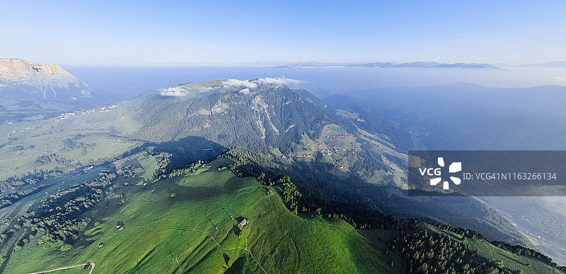 意大利多洛米特阿尔卑斯山的日出图片素材