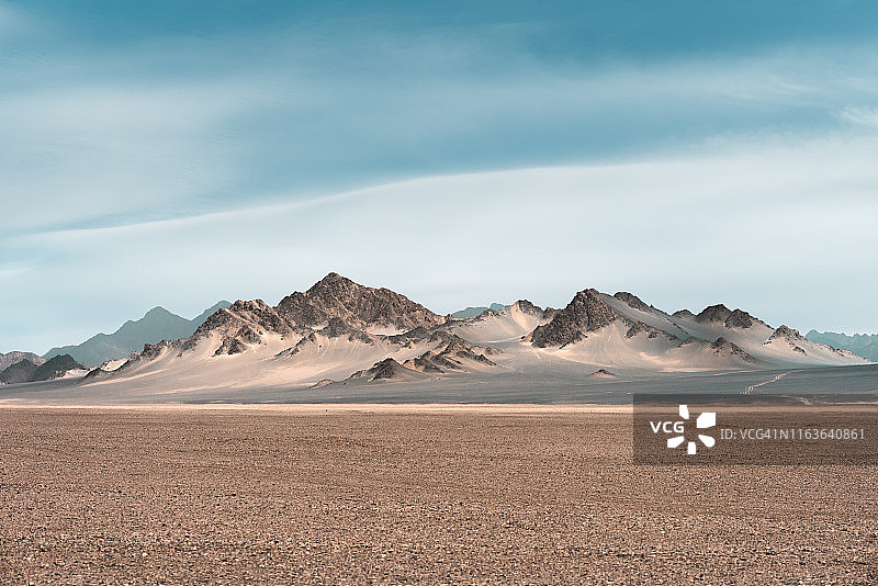 干旱沙漠和山脉图片素材