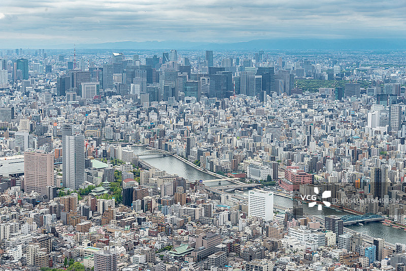 白天的东京城市天际线图片素材