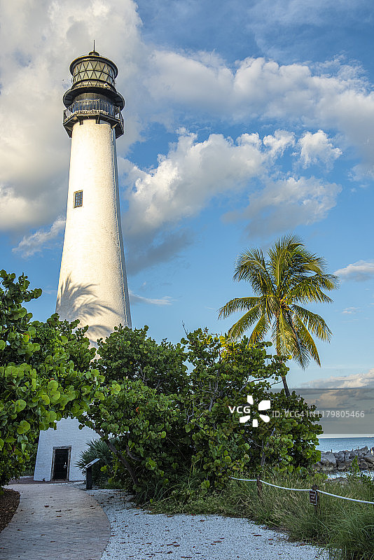 在比斯坎湾，迈阿密，佛罗里达，美国，灯塔的视图。图片素材