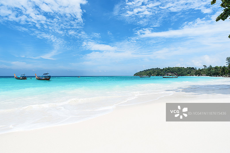 泰国里皮岛美丽的热带海滩图片素材