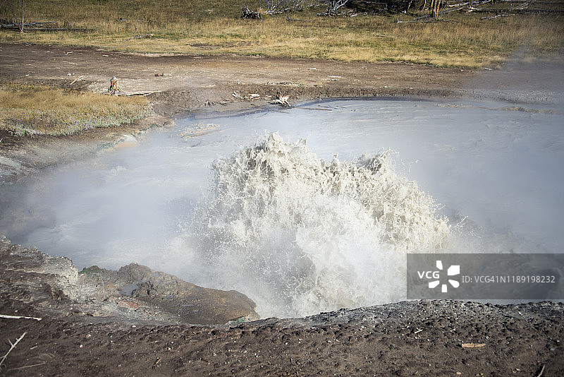 黄石国家公园的沸水图片素材