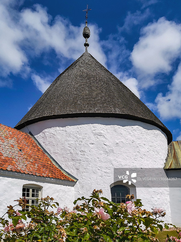 新教堂——12世纪的圆形教堂，位于丹麦Bornholn岛的Nyker村图片素材