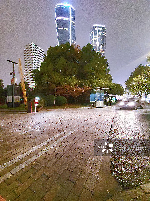 杭州潜江新城高层建筑夜景图片素材