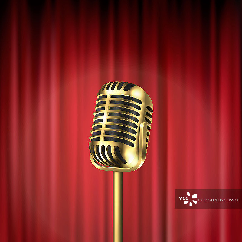 矢量3d现实钢金色复古音乐会声乐舞台麦克风特写孤立在红色窗帘背景。复古卡拉ok金属麦设计模板。前视图图片素材