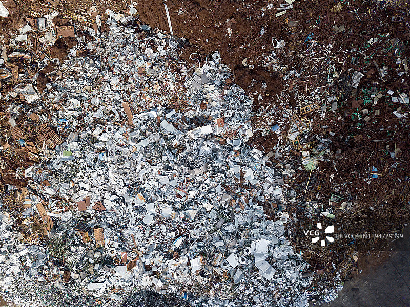 鸟瞰图垃圾场与废金属回收图片素材