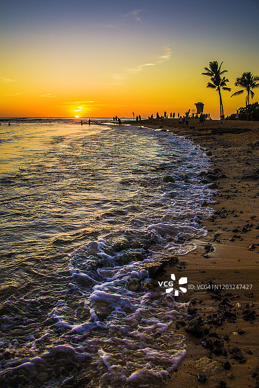 夏威夷考艾岛波伊普海滩的日落图片素材