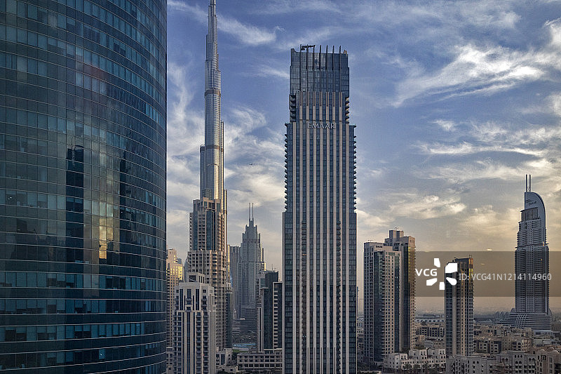 迪拜的天际线也以哈利法塔为特色图片素材