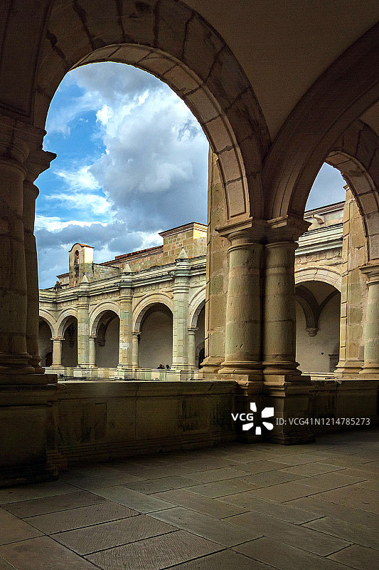 来自瓦哈卡市的16世纪西班牙殖民建筑图像图片素材