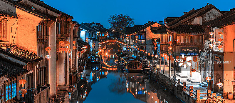 中国江苏苏州山塘街夜景。(黄昏)图片素材