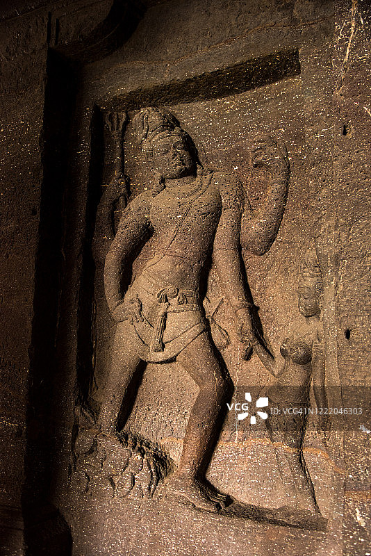 印度艾罗拉洞穴Kailasa神庙雕刻的细节。图片素材