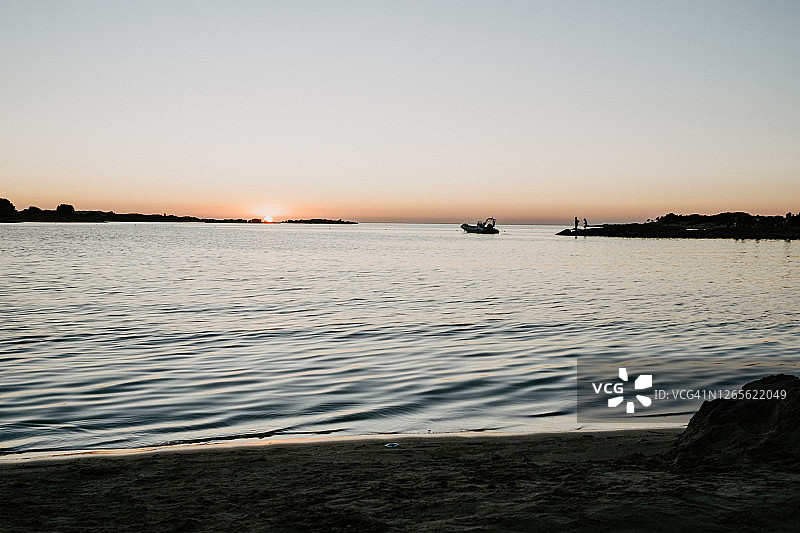 美丽的海滩Elafonisi在日落，克里特岛，希腊图片素材