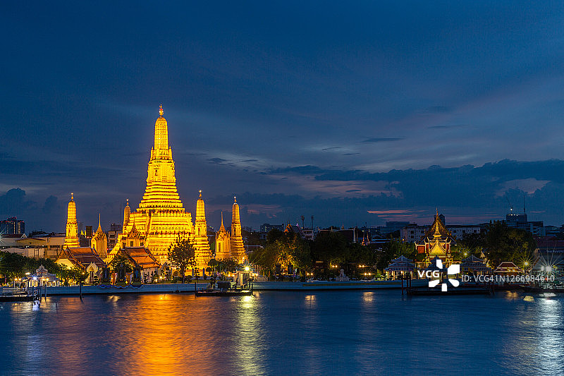 曼谷海滨:湄南河和黎明寺图片素材