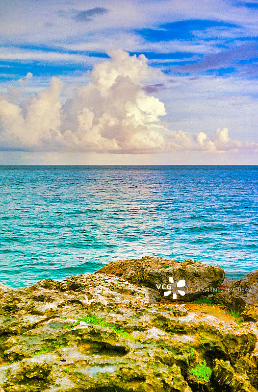 加勒比海上空的大云层形成图片素材
