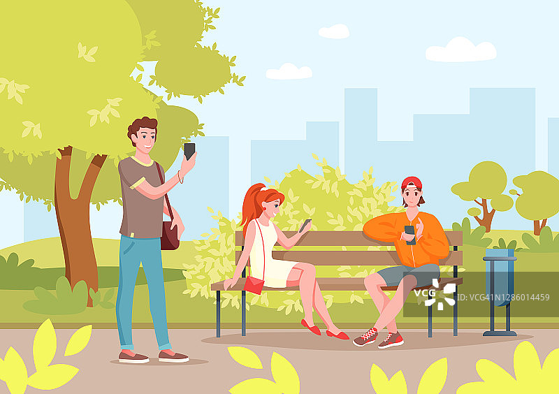 夏天的城市公园与人，卡通年轻的朋友坐在长椅上的城市公园与智能手机图片素材