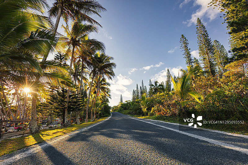 新喀里多尼亚Maré岛屿国家岛屿环路日落图片素材