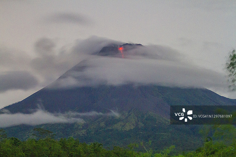 火山喷发图片素材