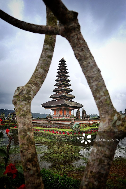 普拉乌伦达努布拉坦，布拉坦湖上的印度教寺庙，巴厘岛著名的旅游景点之一图片素材