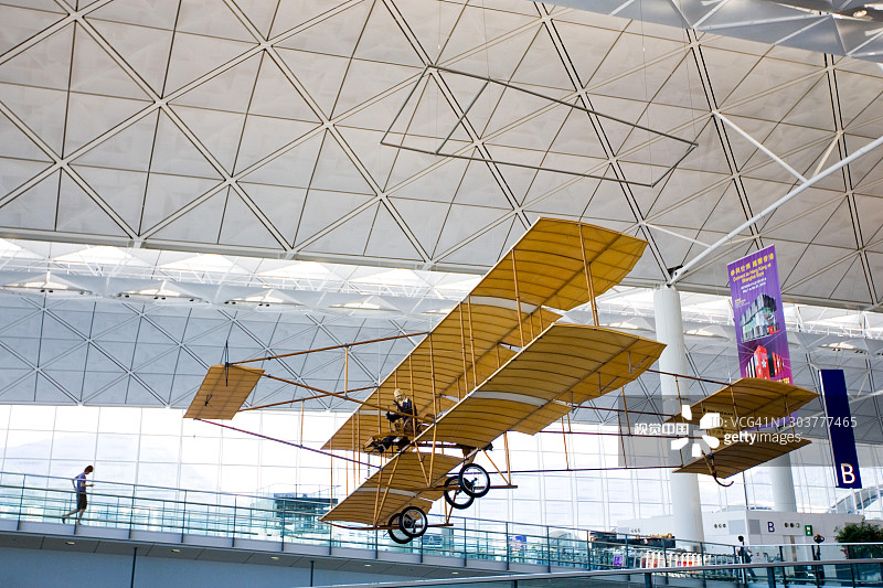 香港机场1910年法曼双翼飞机的复制品图片素材