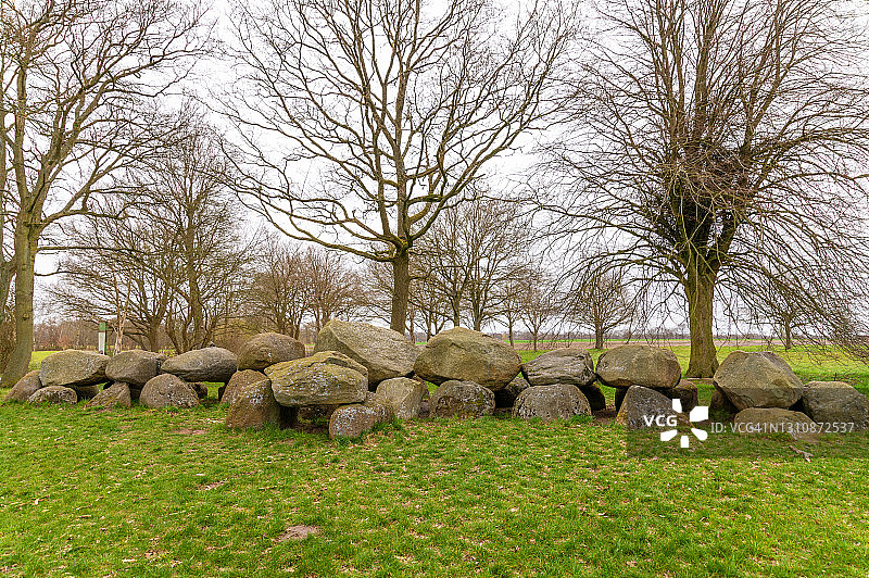 Dolmen，荷兰德伦特省的巨石墓图片素材