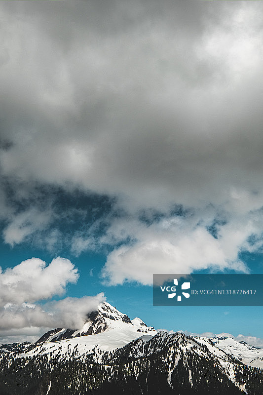 斯夸米什附近的加里波第雪山图片素材