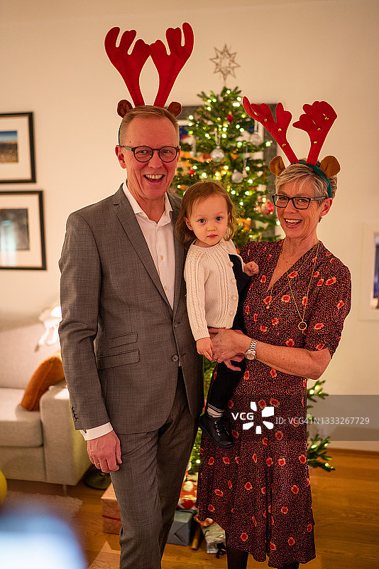 挪威维斯兰的圣诞全家福图片素材