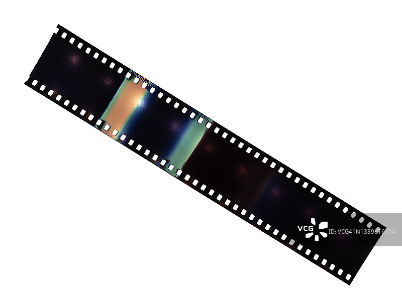 彩色负35mm胶片条纹上的白色背景。图片素材