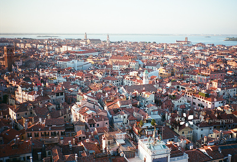 俯瞰威尼斯屋顶图片素材