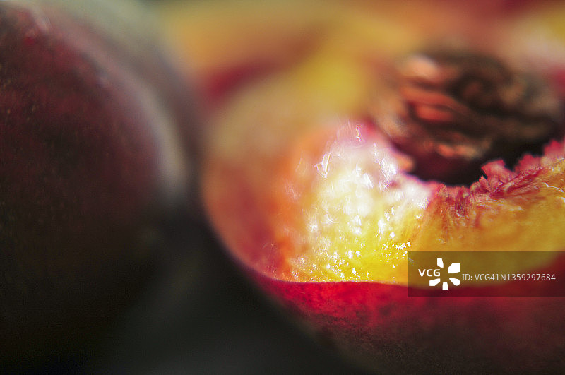 背景的新鲜水果桃子，近距离图片素材