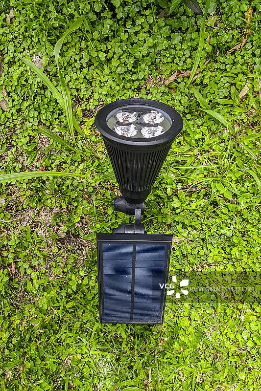 LED聚光灯户外太阳能电池板电源图片素材