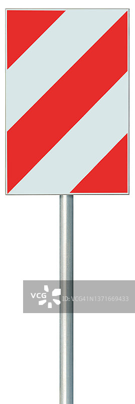 障碍物弯道路障标志牌立在立柱上，红色、白色斜条纹垂直交通安全警示标志牌，大型详细孤立特写图片素材