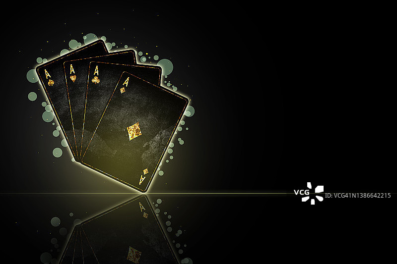 四个a，黑色背景的垃圾卡。反射。副本的空间。扑克的背景。玩扑克牌。图片素材