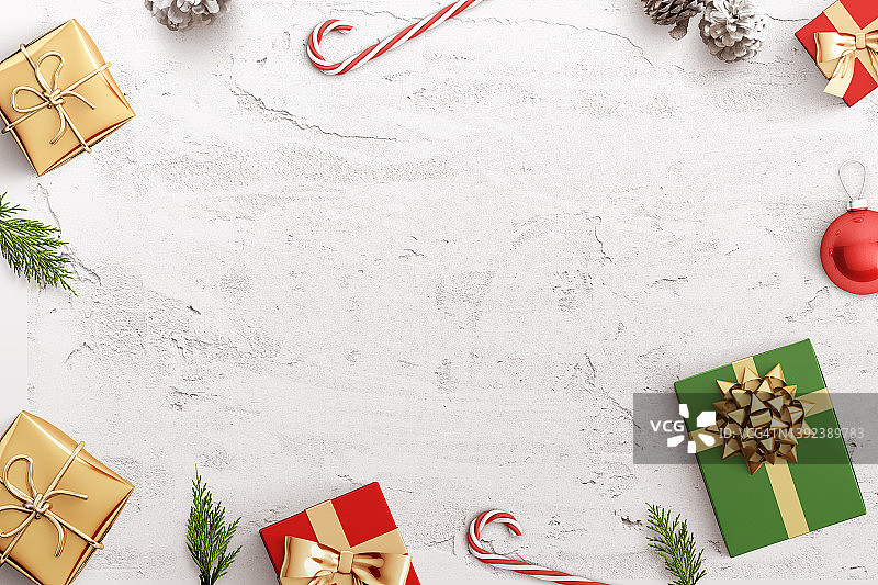 圣诞组成。礼物，冷杉树枝，白色背景上的红色装饰品。圣诞节，冬天，新年的概念。平铺，俯视图图片素材
