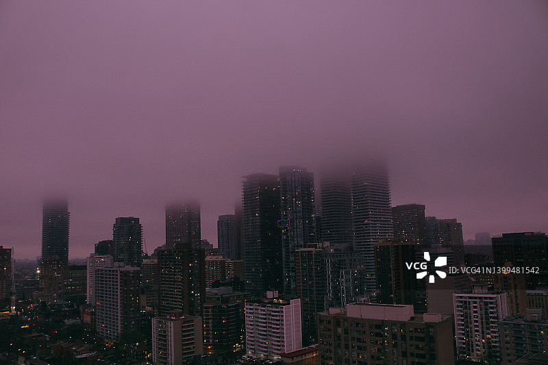 紫雾之城图片素材