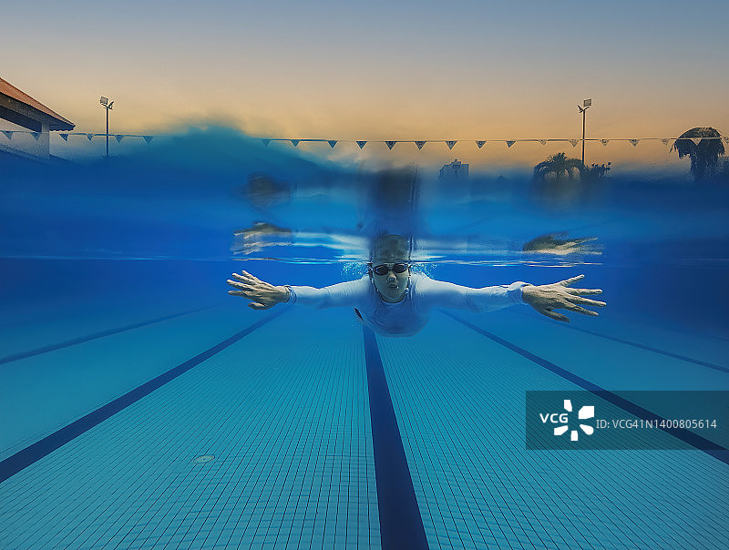 中国亚洲女子泳池分段游泳图片素材