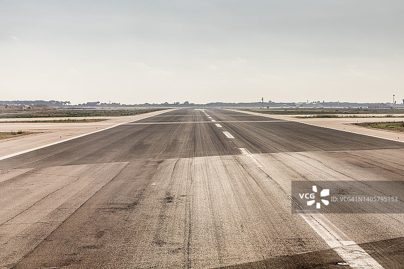 巴塞罗那机场的跑道图片素材