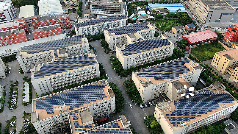 城市住宅太阳能屋顶图片素材