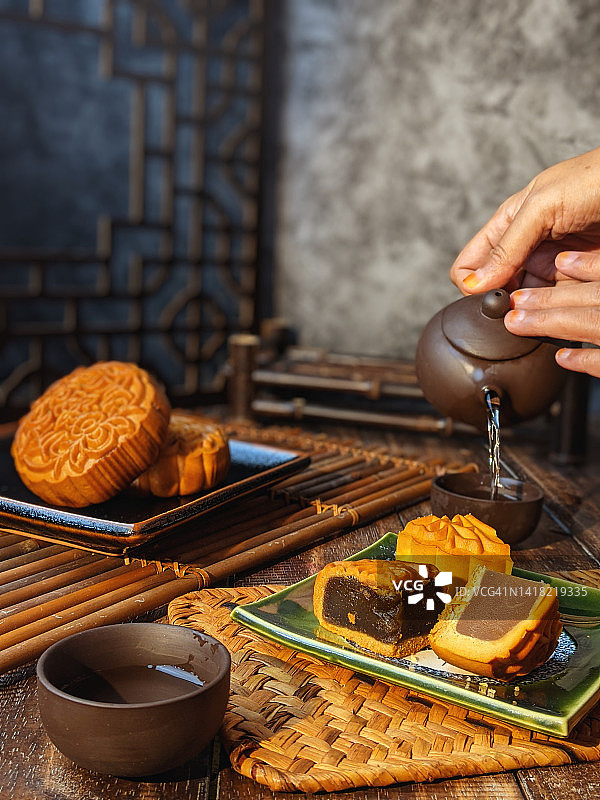 月饼和中国茶图片素材