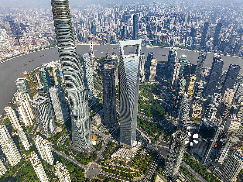 上海陆家嘴金融区鸟瞰图。图片素材