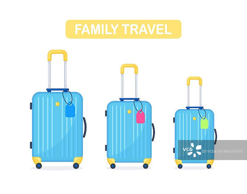 三个蓝色的现代行李箱。家人度假的行李。妈妈，爸爸和女儿或儿子带着旅行袋。一件大行李和两件小行李图片素材