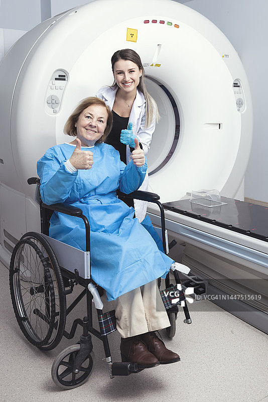 癌症患者与现代治疗图片素材